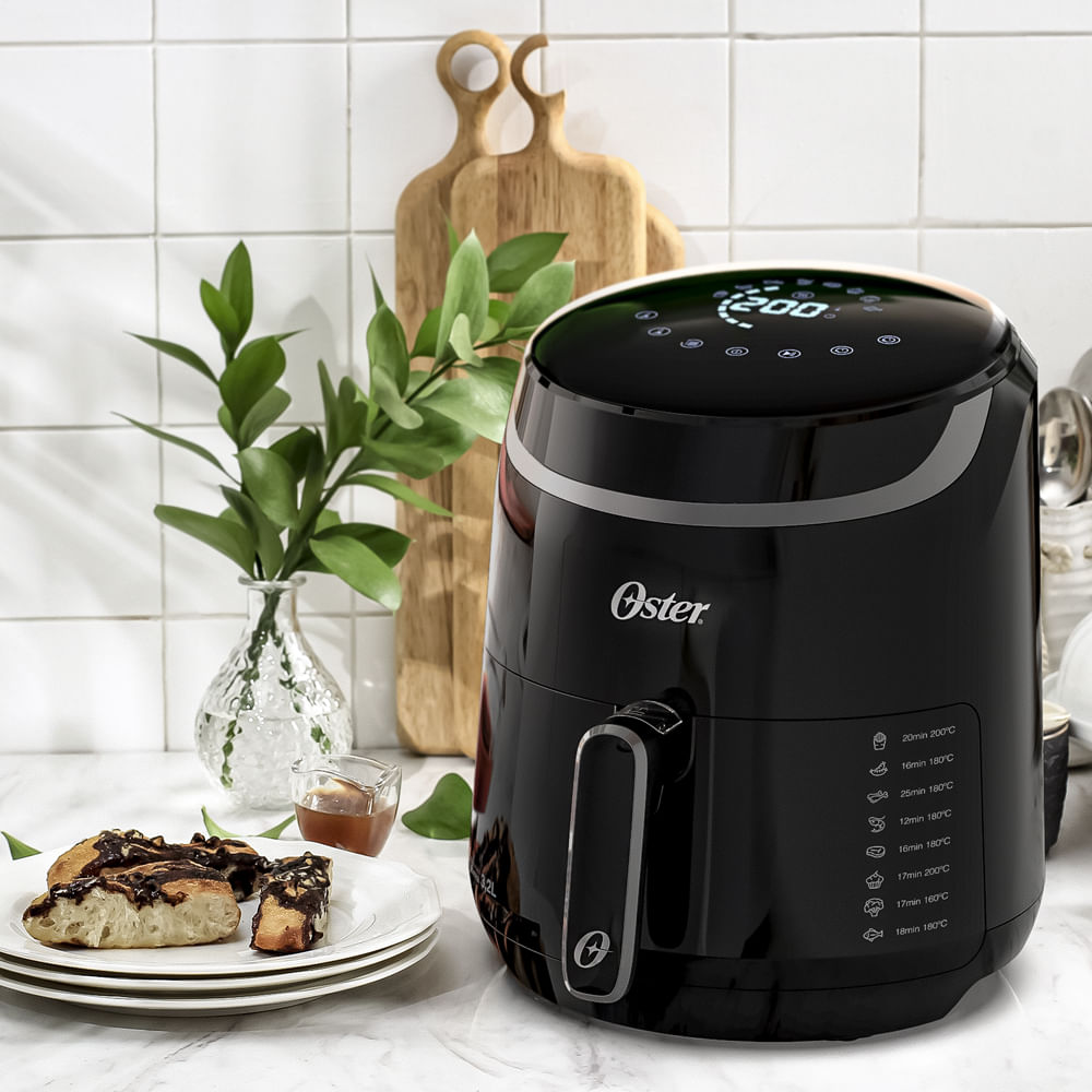 Fritadeira Black Digital Fryer 3,2L Oster com Painel Touch